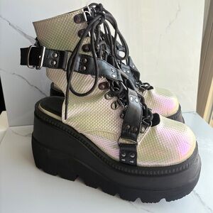 Demonia sz 7.5 Cutout Heel Shaker 56 Boot iridescent scale vegan leather upper